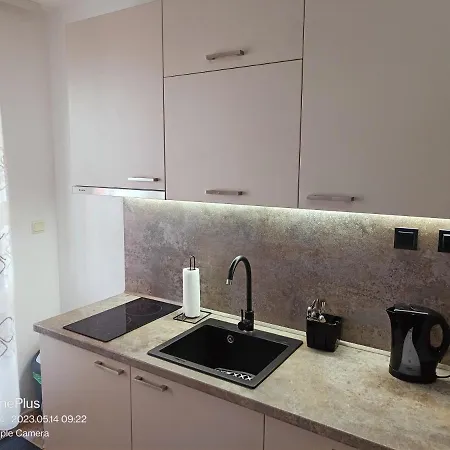 Πανσιόν Moni 85 Family House