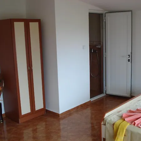 Πανσιόν Moni 85 Family House