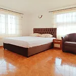 Penzion Moni 85 Family House Sozopol