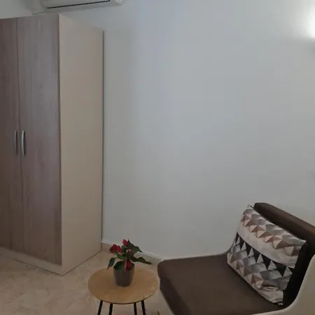 Pensión Moni 85 Family House