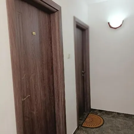 Moni 85 Family House *